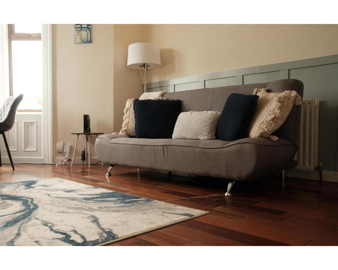 Antrim Road Apartment *